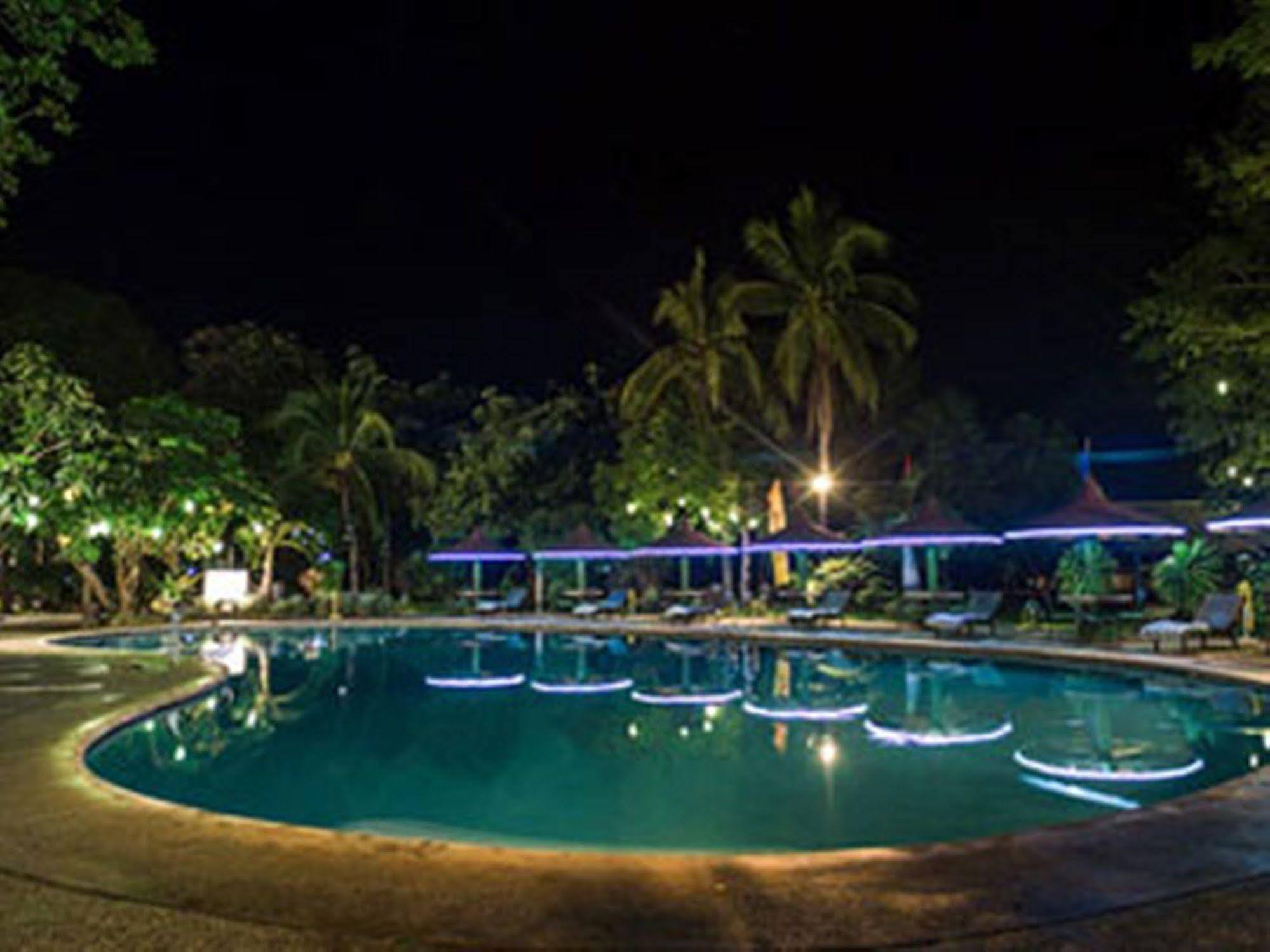 Matabungkay Beach Hotel Lian Εξωτερικό φωτογραφία