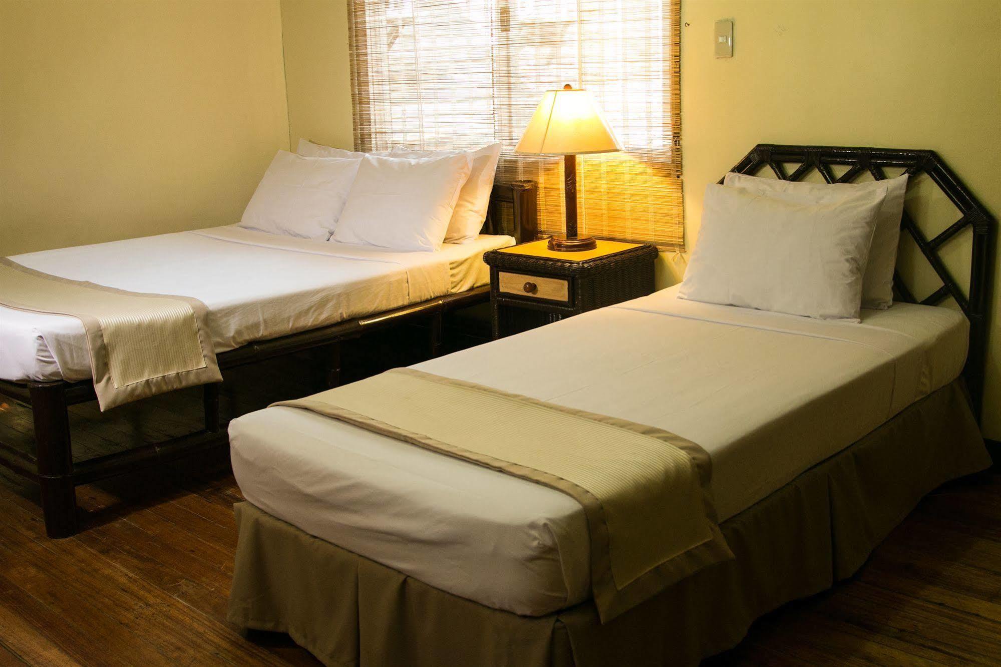 Matabungkay Beach Hotel Lian Εξωτερικό φωτογραφία